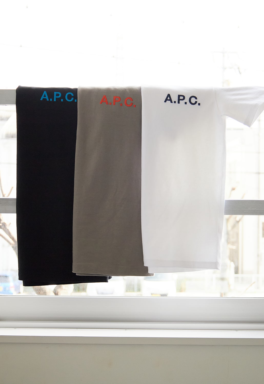 A.P.C.(アー・ペー・セー)の別注デザインTシャツが販売スタート