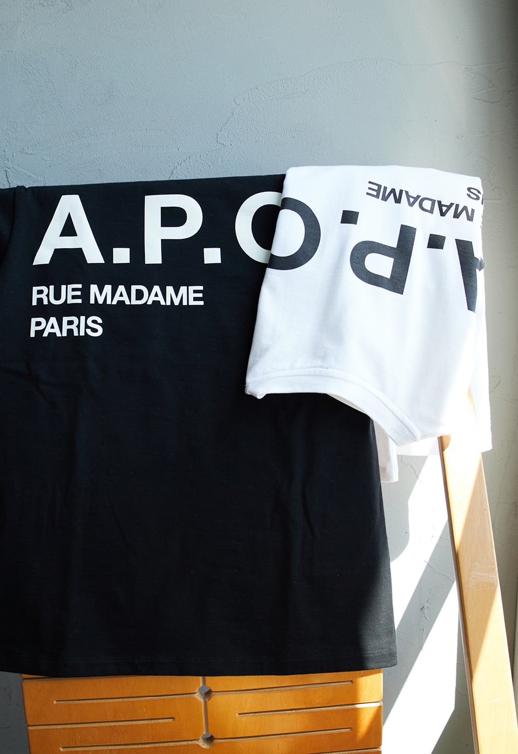 A.P.C.(アー・ペー・セー)の別注デザインTシャツが販売スタート