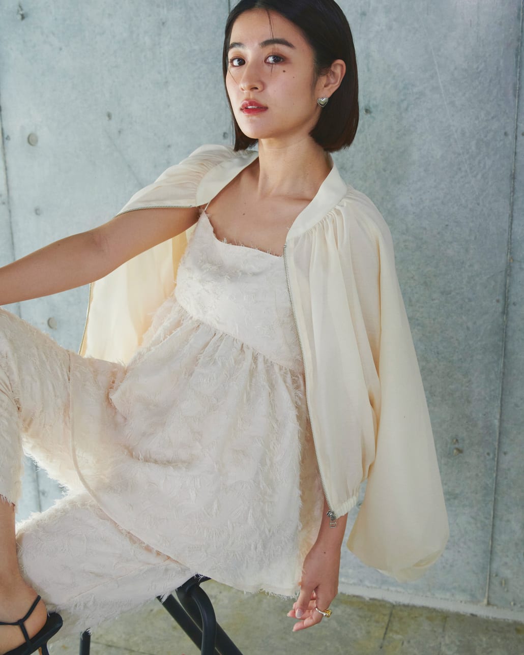 女性の「欲しい」が詰まったUSINE(ユジーヌ)の春夏コレクションのコーディネート写真です。