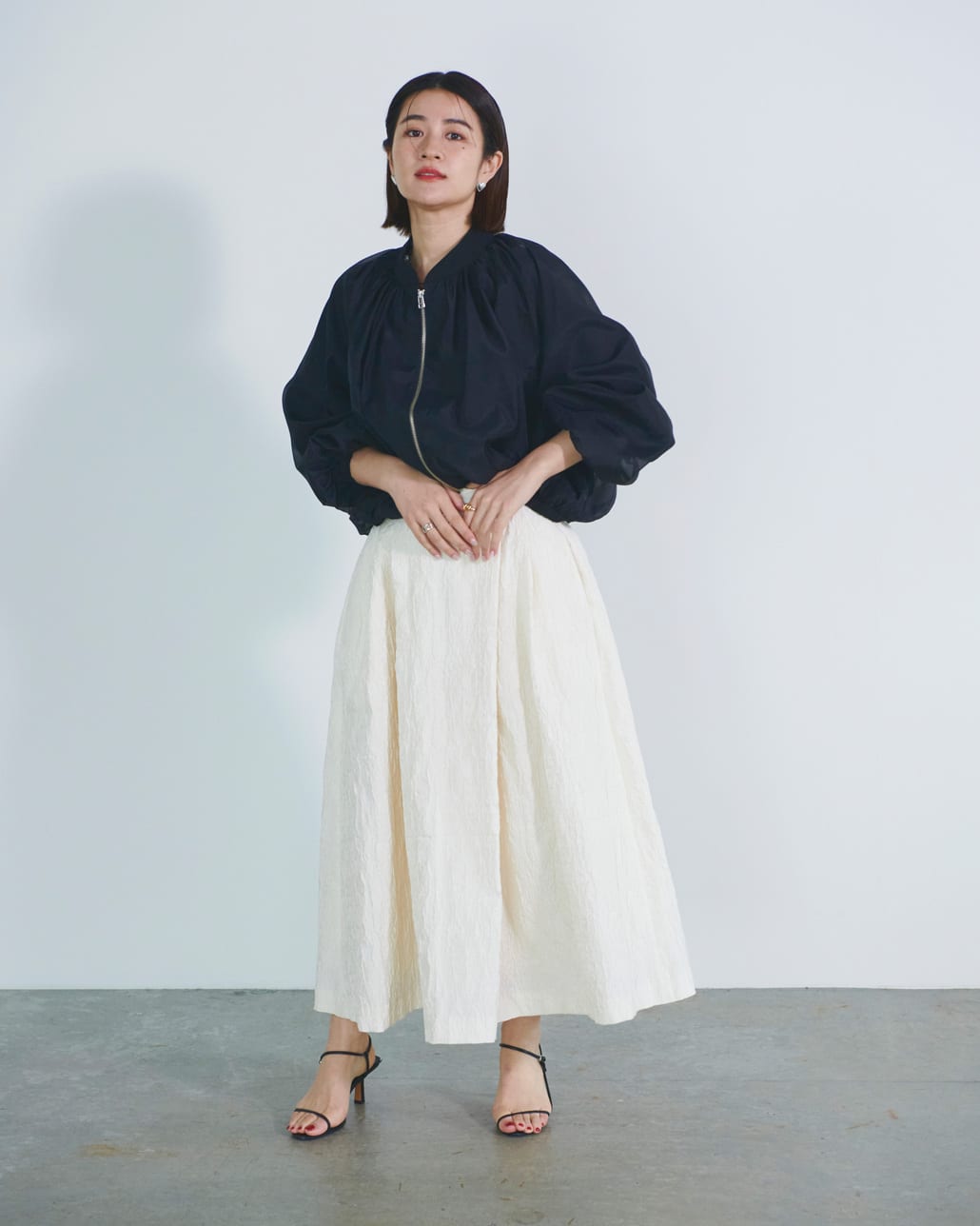 女性の「欲しい」が詰まったUSINE(ユジーヌ)の春夏コレクションのコーディネート写真です。