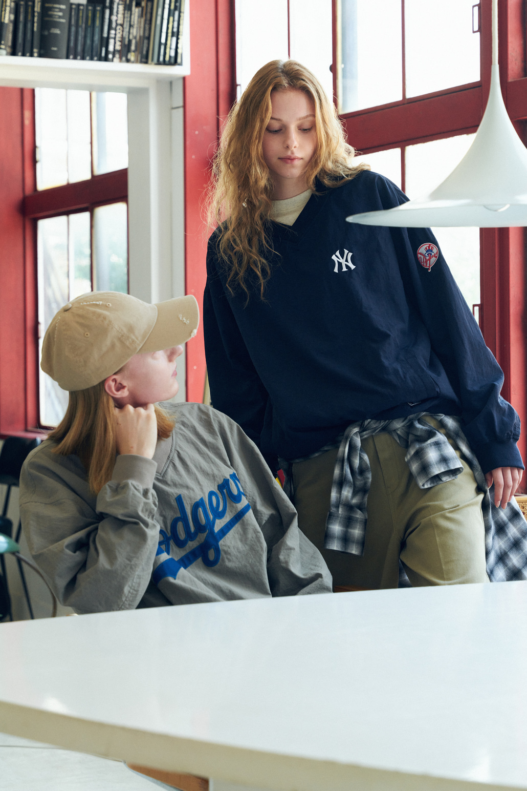 Fanatics [ファナティクス] 別注 MLBロゴ Vネックトレーニングジャケット [OT2224FW0001-JF]