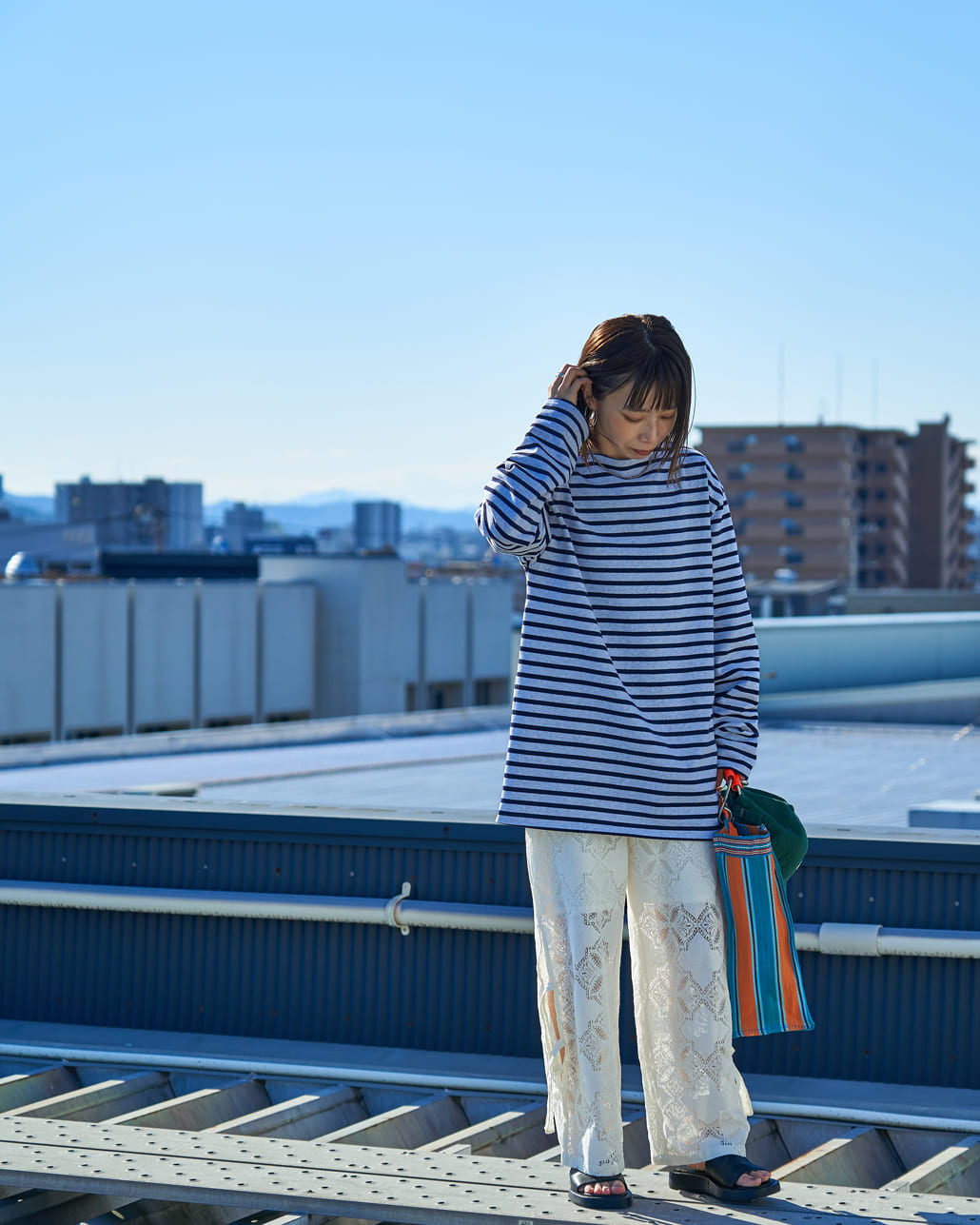 ST.JAMES [セントジェームス] 別注 バスクボーダーロングスリーブTシャツ [OUESSANT-JF]のレディースコーディネート写真です。