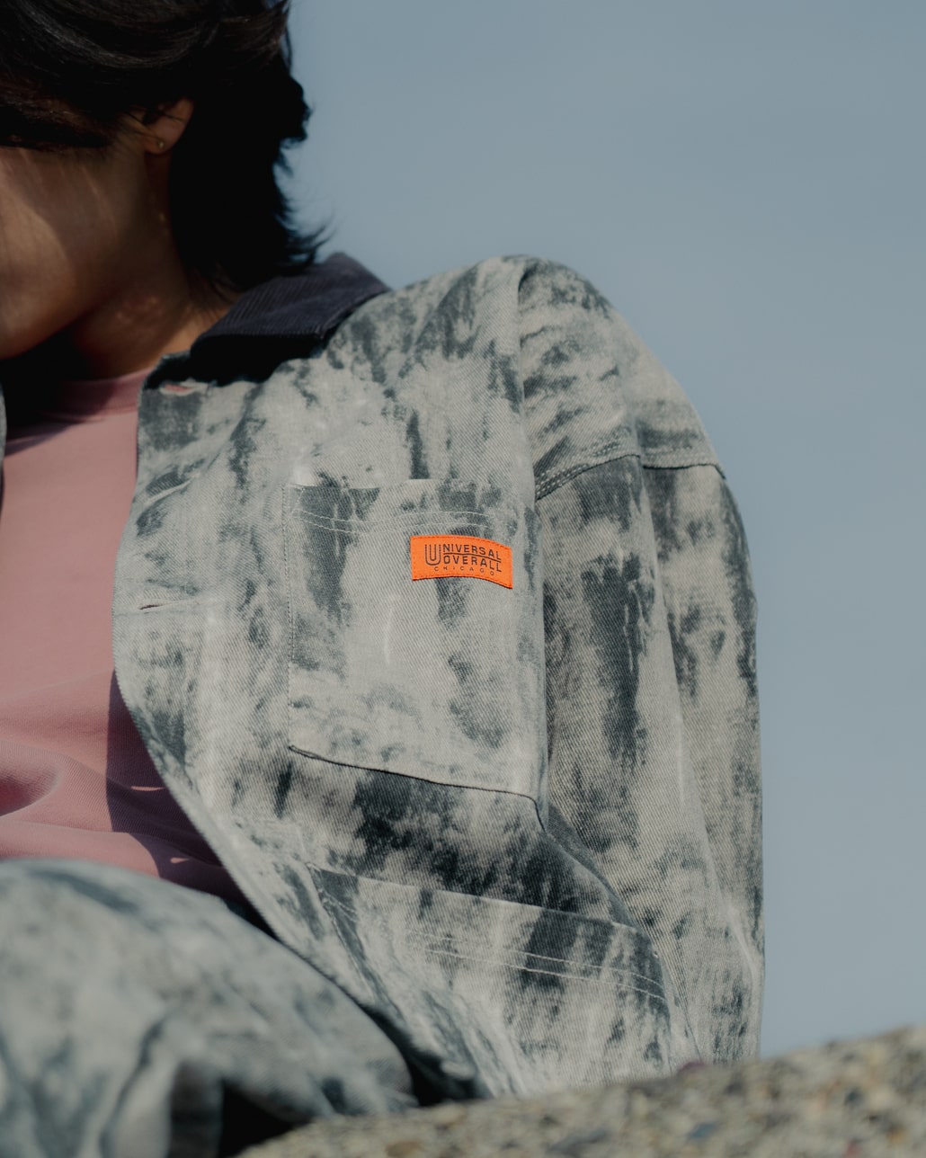 UNIVERSAL OVERALL 2025年春夏 別注コレクション MENSの着用コーディネートです。