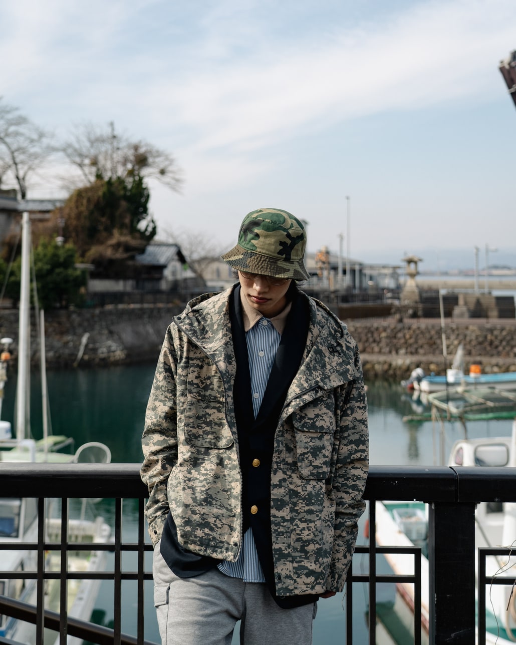 UNIVERSAL OVERALL 2025年春夏 別注コレクション MENSのワークジャケット着用コーディネートです。