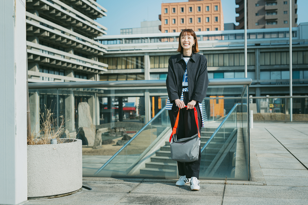 別注UNIVERSAL OVERALLとJULY NINEのコーディネート写真です。