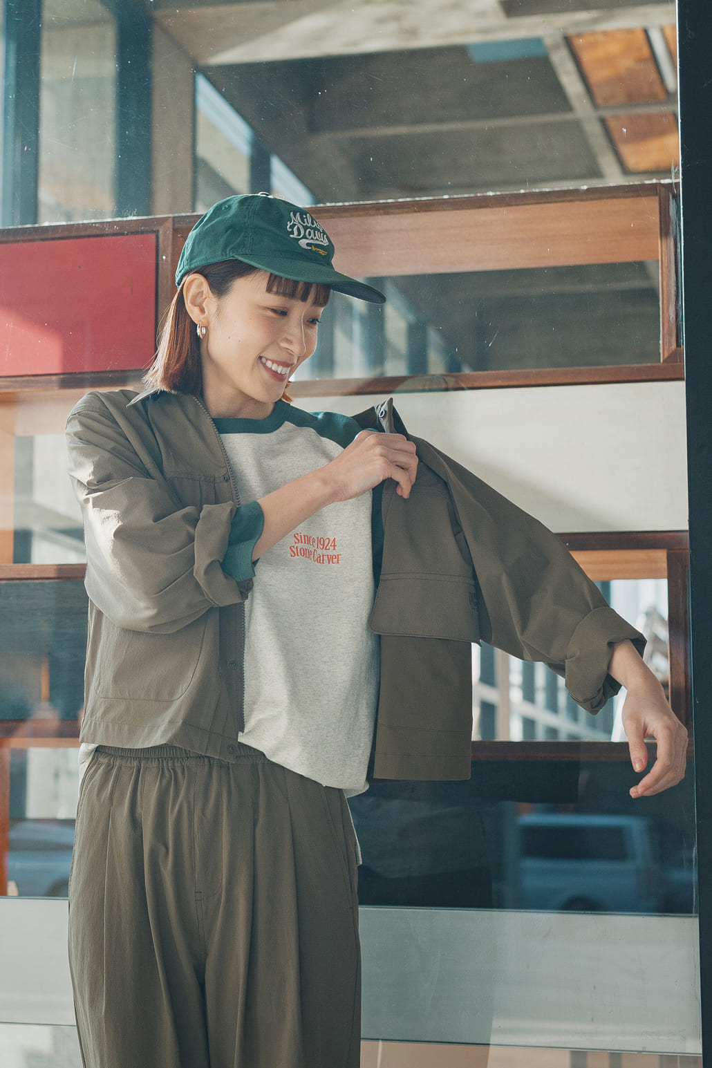 別注UNIVERSAL OVERALLとJULY NINEのコーディネート写真です。