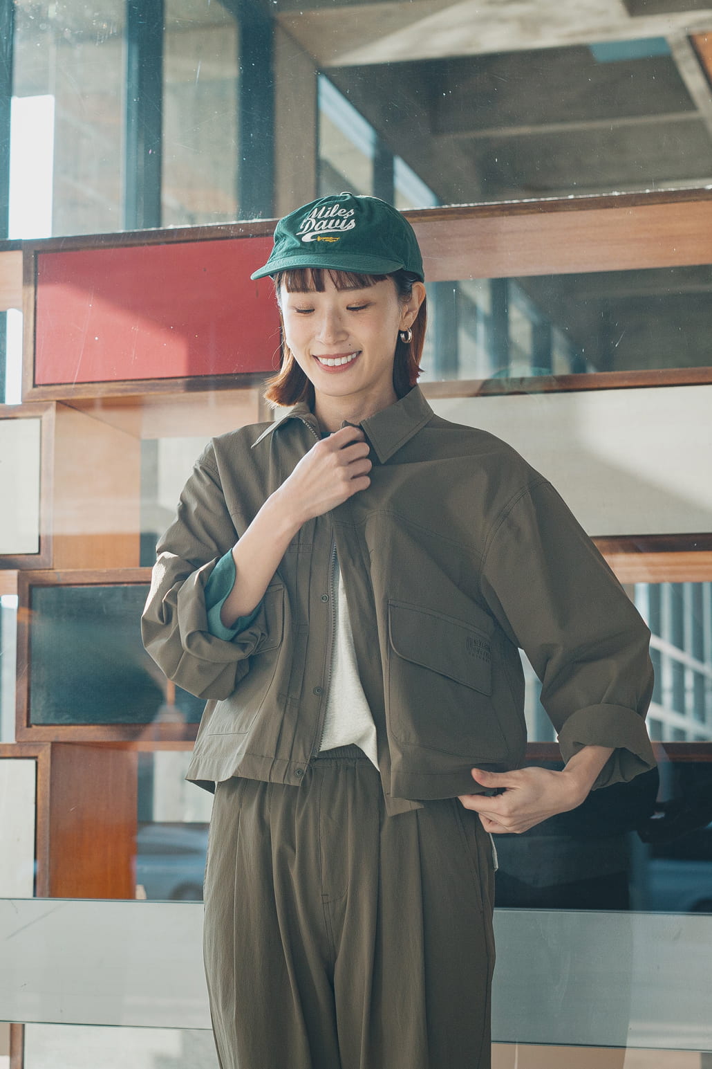 別注UNIVERSAL OVERALLとJULY NINEのコーディネート写真です。