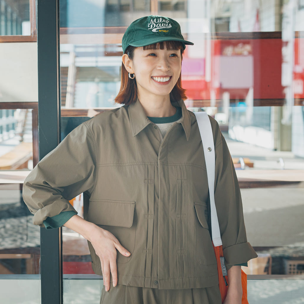 別注UNIVERSAL OVERALLとJULY NINEのコーディネート写真です。