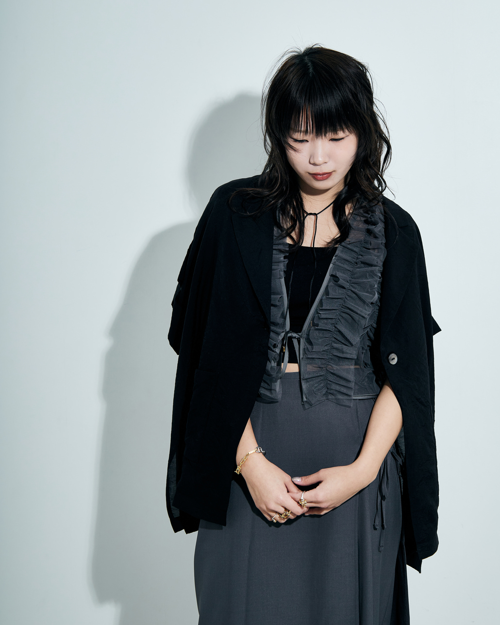 nenom(ネノム)2025春夏イメージルックのコーディネート写真です。