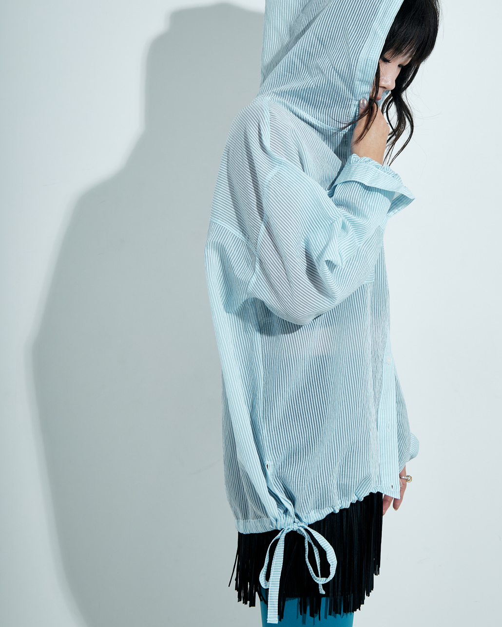 nenom(ネノム)2025春夏イメージルックのコーディネート写真です。