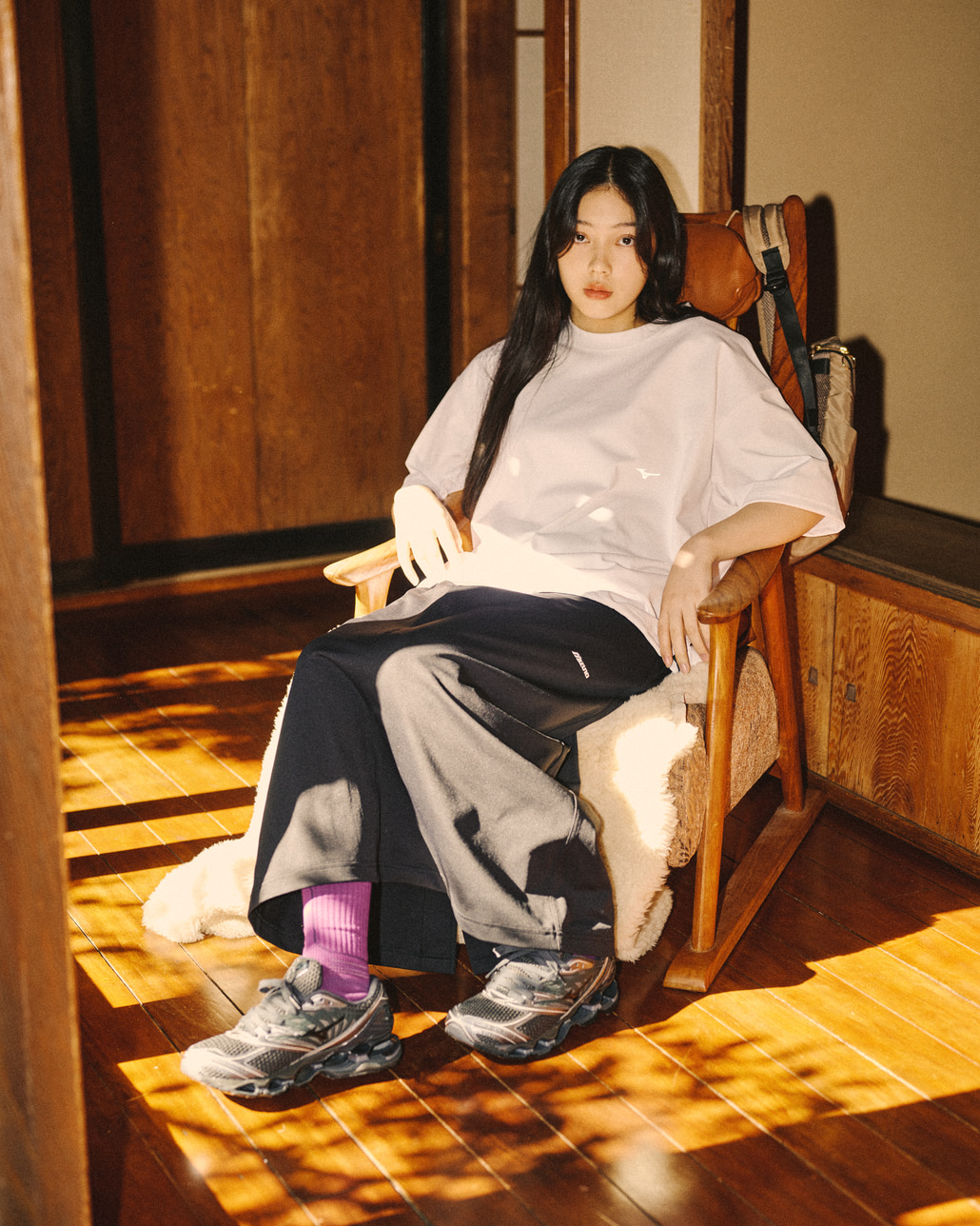 MIZUNO [ミズノ] 別注 ヘビーオンスTeeシャツ [B2JACW05-JF]と別注 ヘビーオンススカート [B2JDCW05-JF]のスタイリング画像です。
