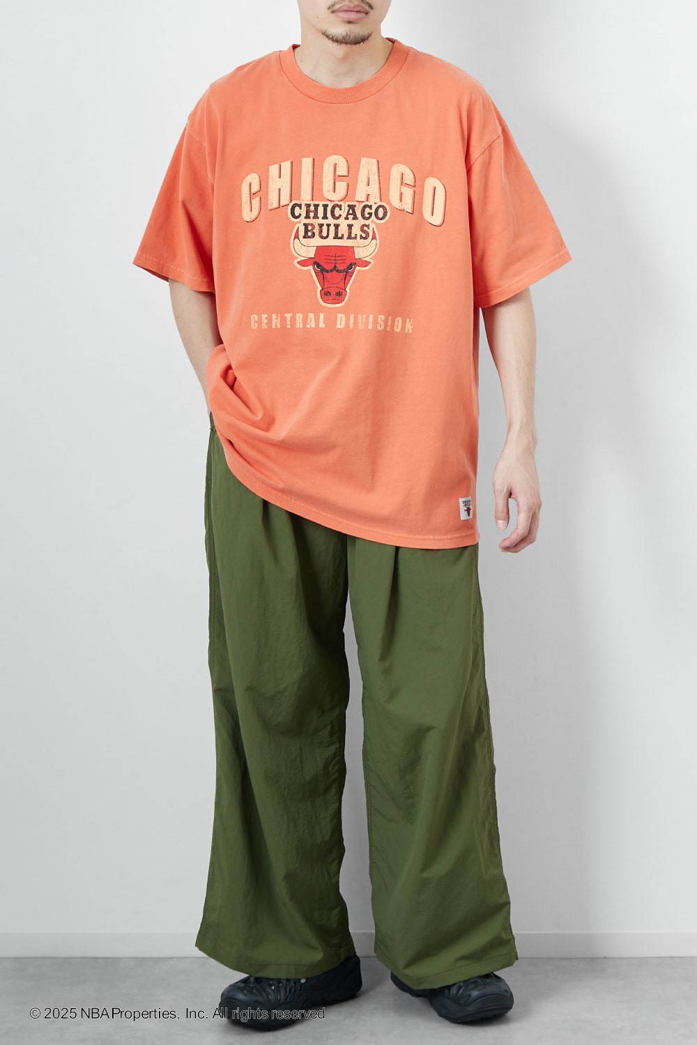 OFF THE COURT BY NBA [オフ ザ コート バイ エヌビーエー] 別注 プリントTシャツ [F-25SS-001-JF]
