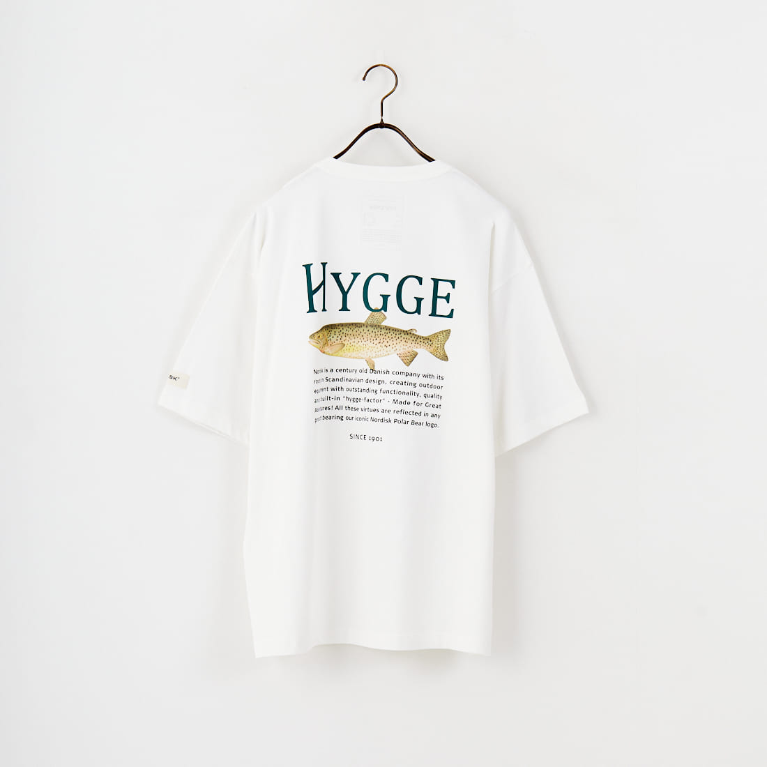 NORDISK [ノルディスク] 別注 HYGGE フィッシュバックプリントTシャツ [NU11502-JF]です。