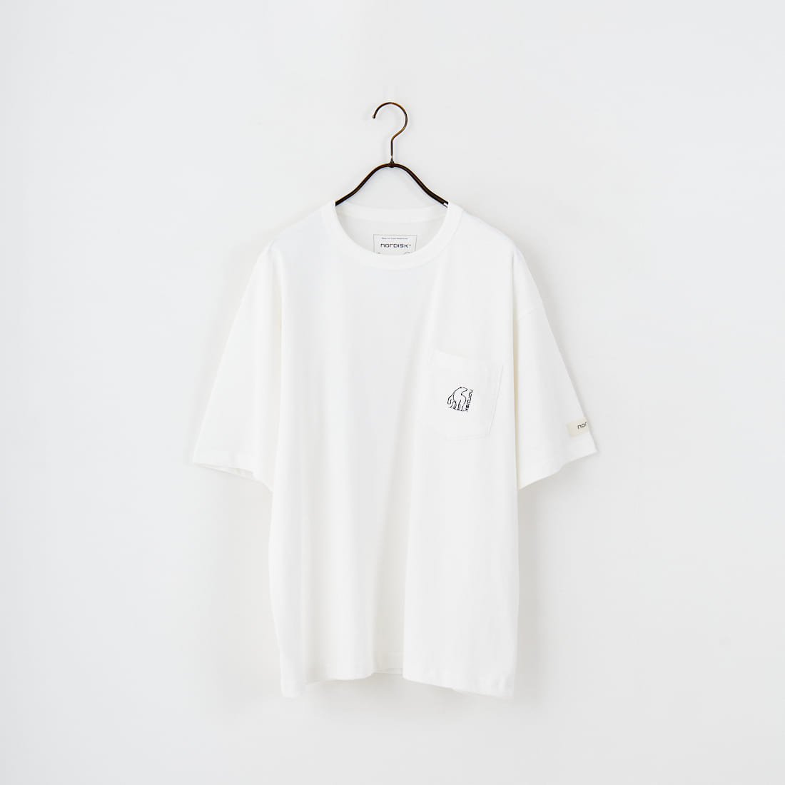 NORDISK [ノルディスク] 別注 ワンポイントポケットTシャツ [NU11505-JF]です。