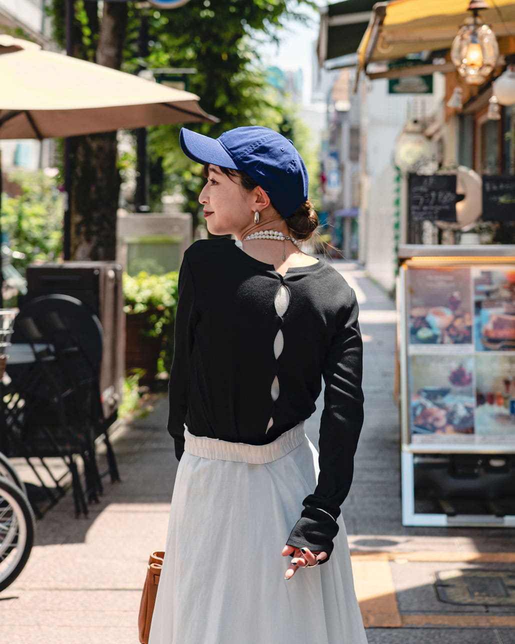 nenom [ネノム] × Ujichan 前後2WAY カットホール リブカットソー [NE25132007]のコーディネート写真です。