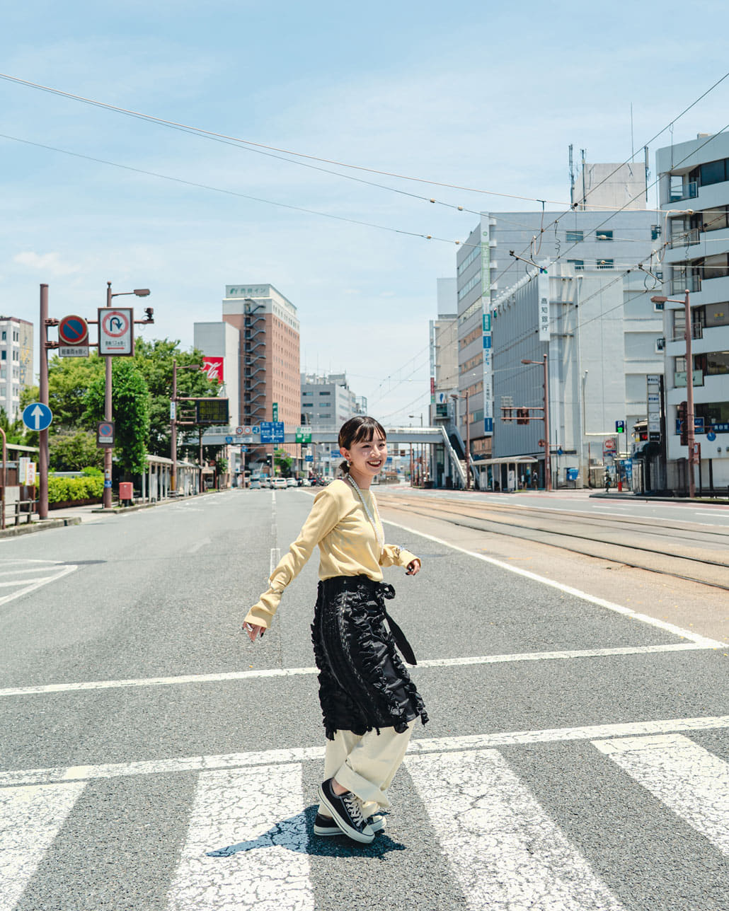 nenom [ネノム] × Ujichan 前後2WAY カットホール リブカットソー [NE25132007]のコーディネート写真です。