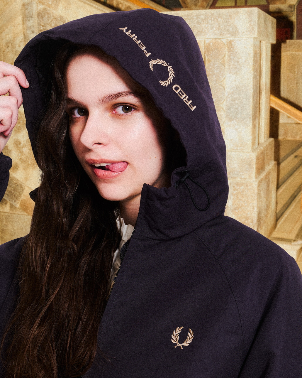 FRED PERRY [フレッドペリー] 別注 パデッドフーデッドシェルジャケット [FPM-25A-24JF]です。