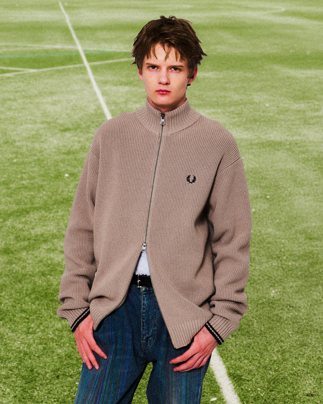 FRED PERRY [フレッドペリー] 別注 ドライバーズニット [FPM-25A-028JF]です。