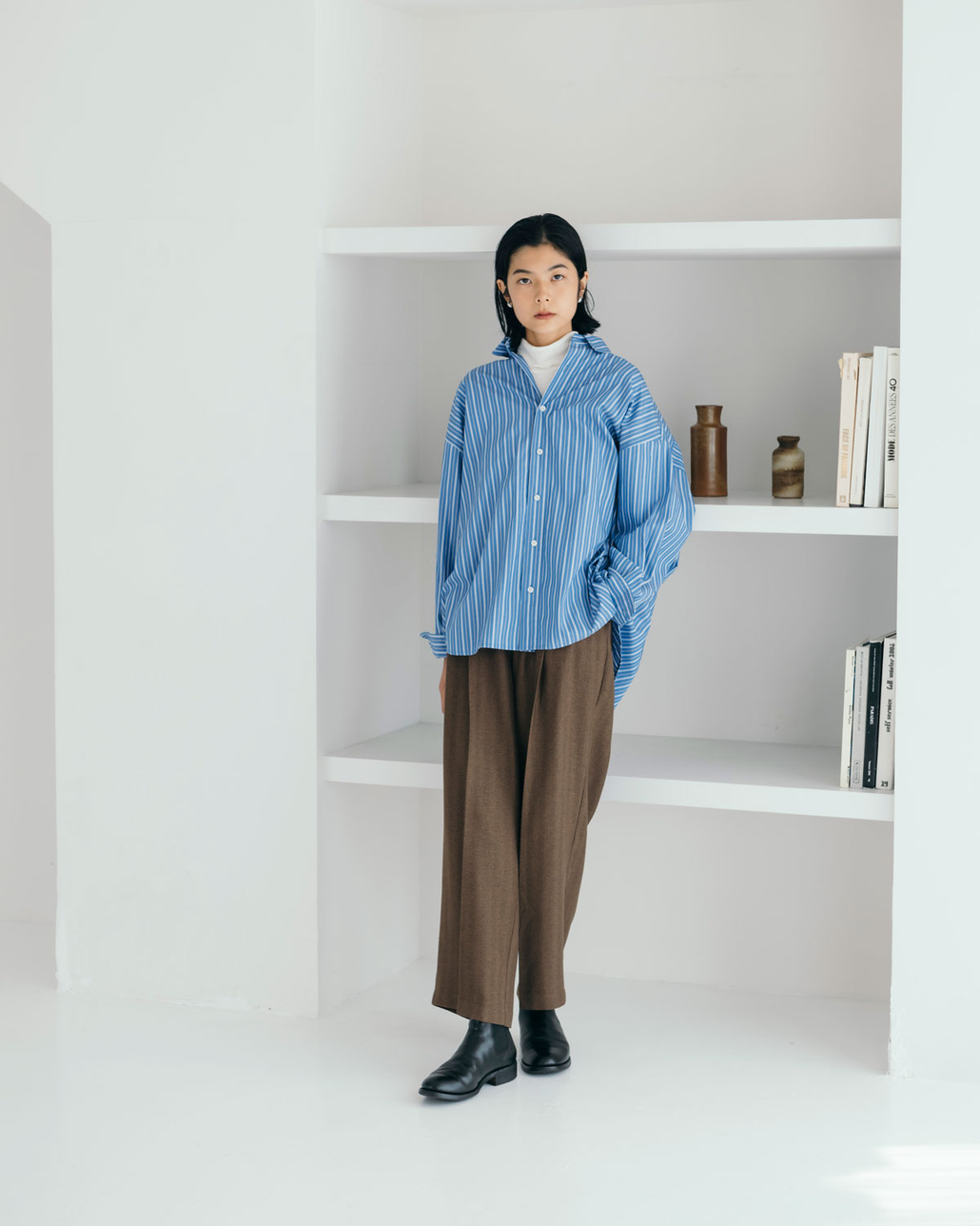 USINE [ユジーヌ] オーバーサイズドレスシャツ [IN1-SH-5]とエンジェルウールタートルネックカットソー [21256067]とイージーケアウールライク 2タックワイドパンツ [21256060]