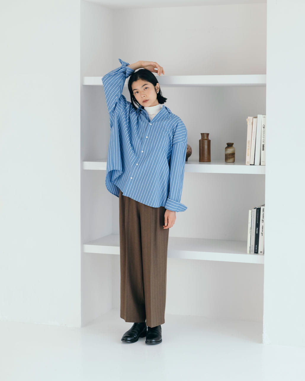 USINE [ユジーヌ] オーバーサイズドレスシャツ [IN1-SH-5]とエンジェルウールタートルネックカットソー [21256067]とイージーケアウールライク 2タックワイドパンツ [21256060]