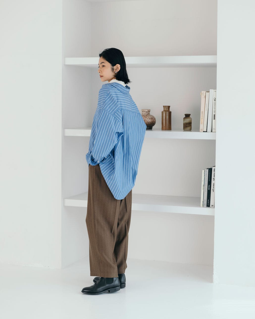 USINE [ユジーヌ] オーバーサイズドレスシャツ [IN1-SH-5]とエンジェルウールタートルネックカットソー [21256067]とイージーケアウールライク 2タックワイドパンツ [21256060]