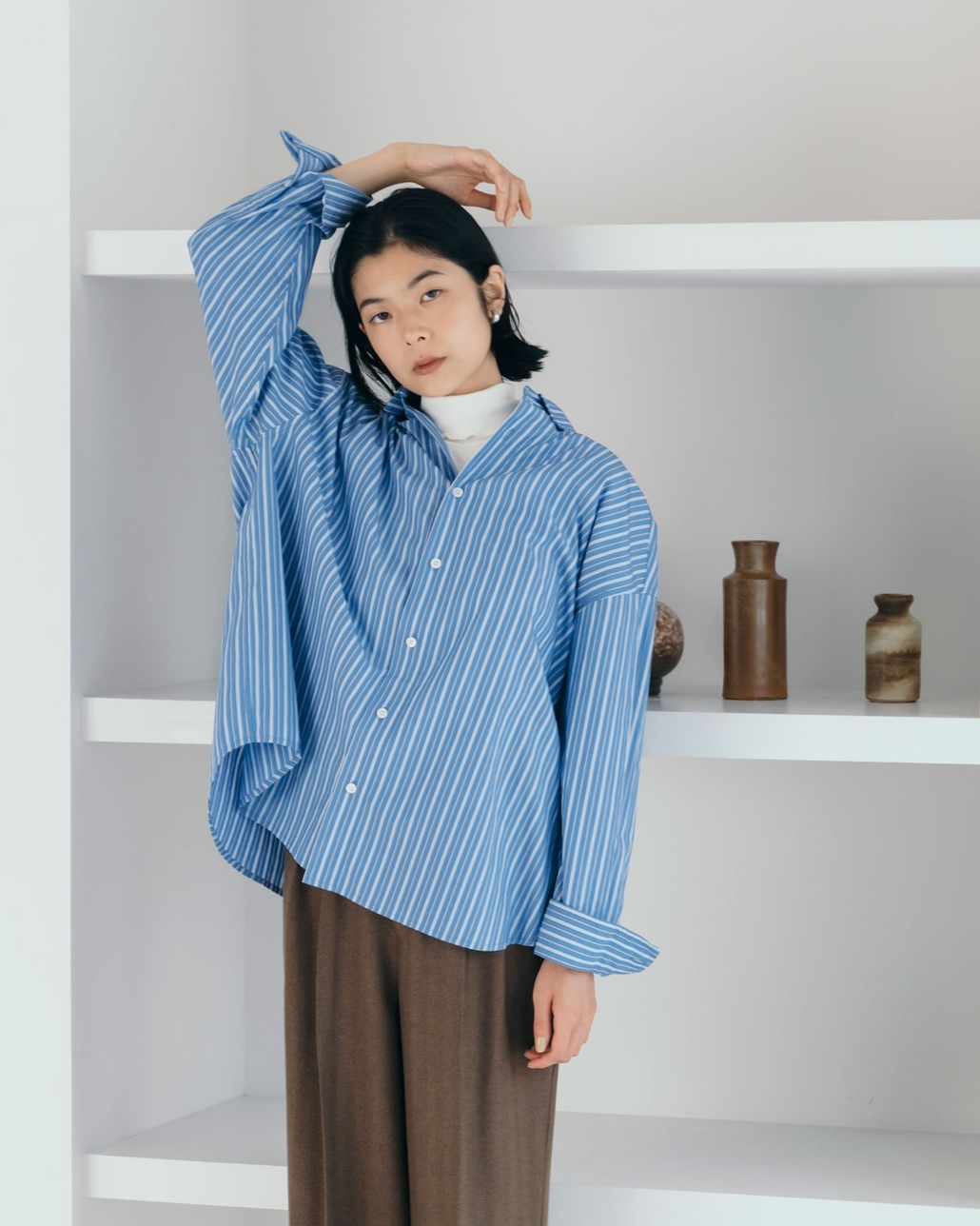 USINE [ユジーヌ] オーバーサイズドレスシャツ [IN1-SH-5]とイージーケアウールライク 2タックワイドパンツ [21256060]のコーディネートです。