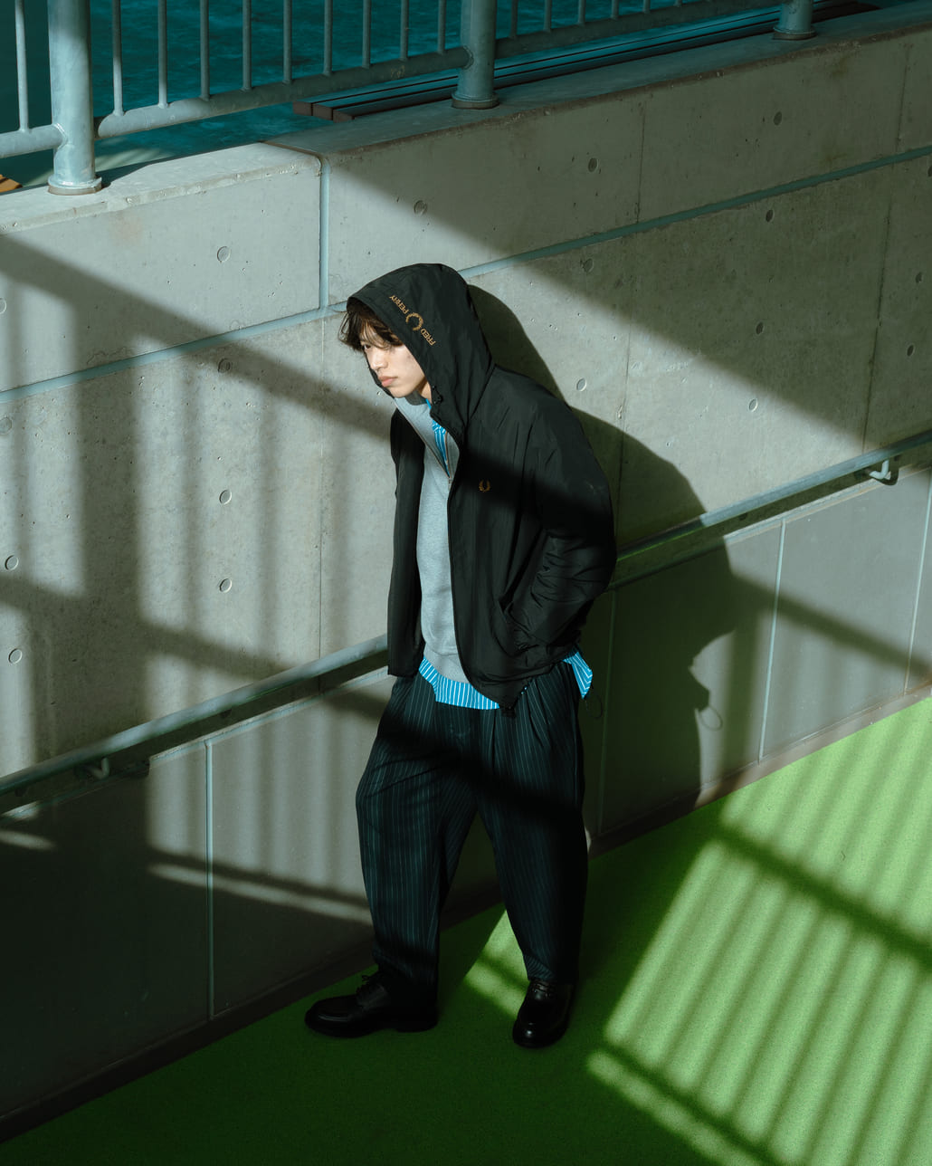 FRED PERRY [フレッドペリー] 別注 フード刺繍 ナイロンシェルジャケット [FPM-25A-031JF]です。