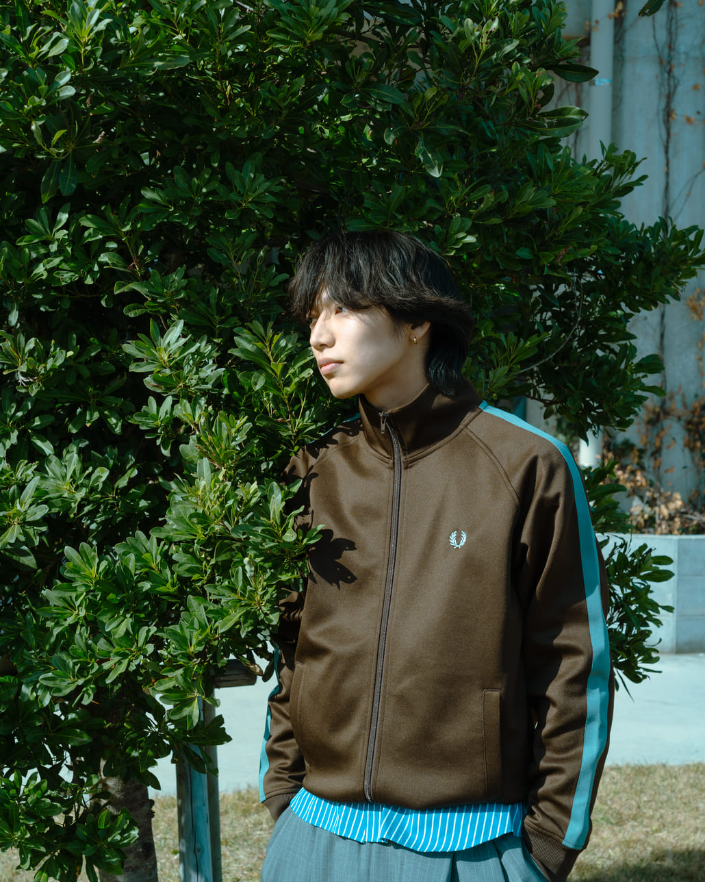 FRED PERRY [フレッドペリー] 別注 配色ライン トラックジャケット [FPM-25A-029JF]です。