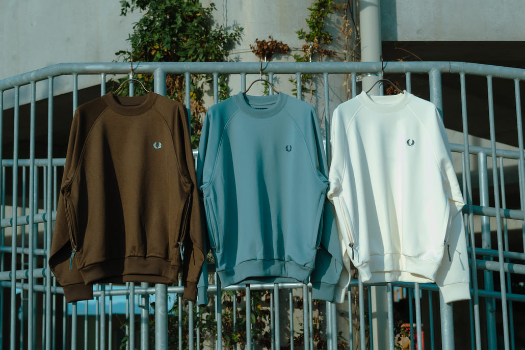 FRED PERRY [フレッドペリー] 別注 トラック クルーネックプルオーバー [FPM-25A-030JF]です。