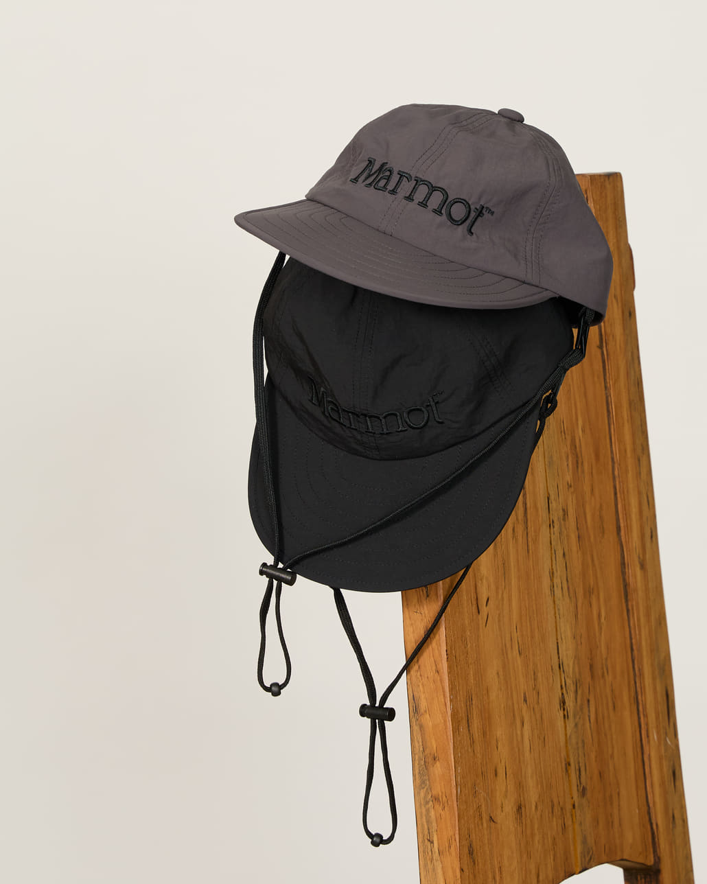 Marmot [マーモット] 別注 メリノウール コーチジャケット [MTSS26MJK330IN-JF]とMarmot [マーモット] 別注 メリノウール タックパンツ [MTSS26MPT331IN-JF]とMarmot [マーモット] 別注 ブランドロゴ ロングビルキャップ [MTSS26UHG342IN-JF]のスタイリング画像です。