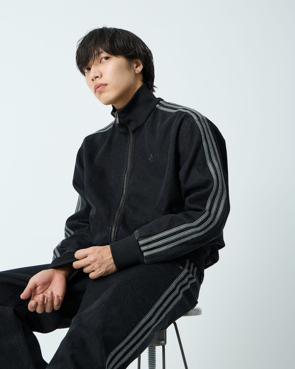 adidas Originals [アディダス オリジナルス] ファイヤーバード デニムトラックトップとトラックパンツです。