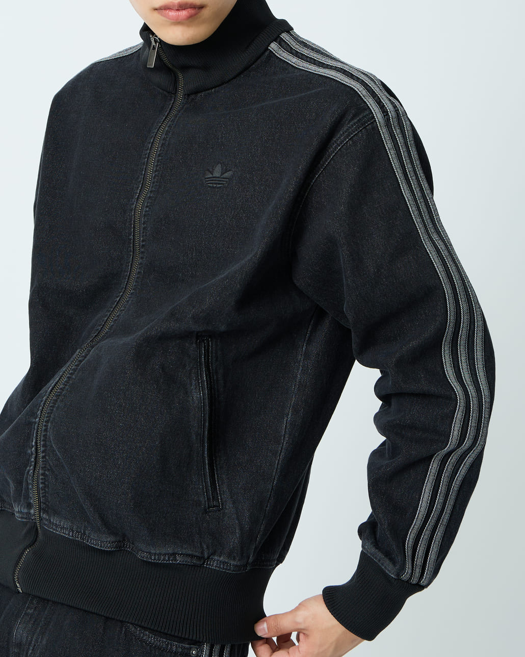 adidas Originals [アディダス オリジナルス] ファイヤーバード デニムトラックトップとトラックパンツです。