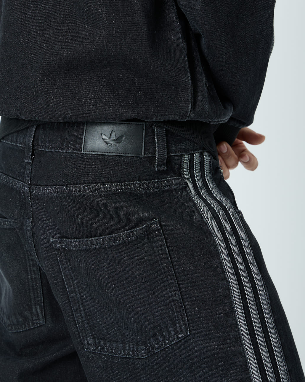 adidas Originals [アディダス オリジナルス] ファイヤーバード デニムトラックトップとトラックパンツです。