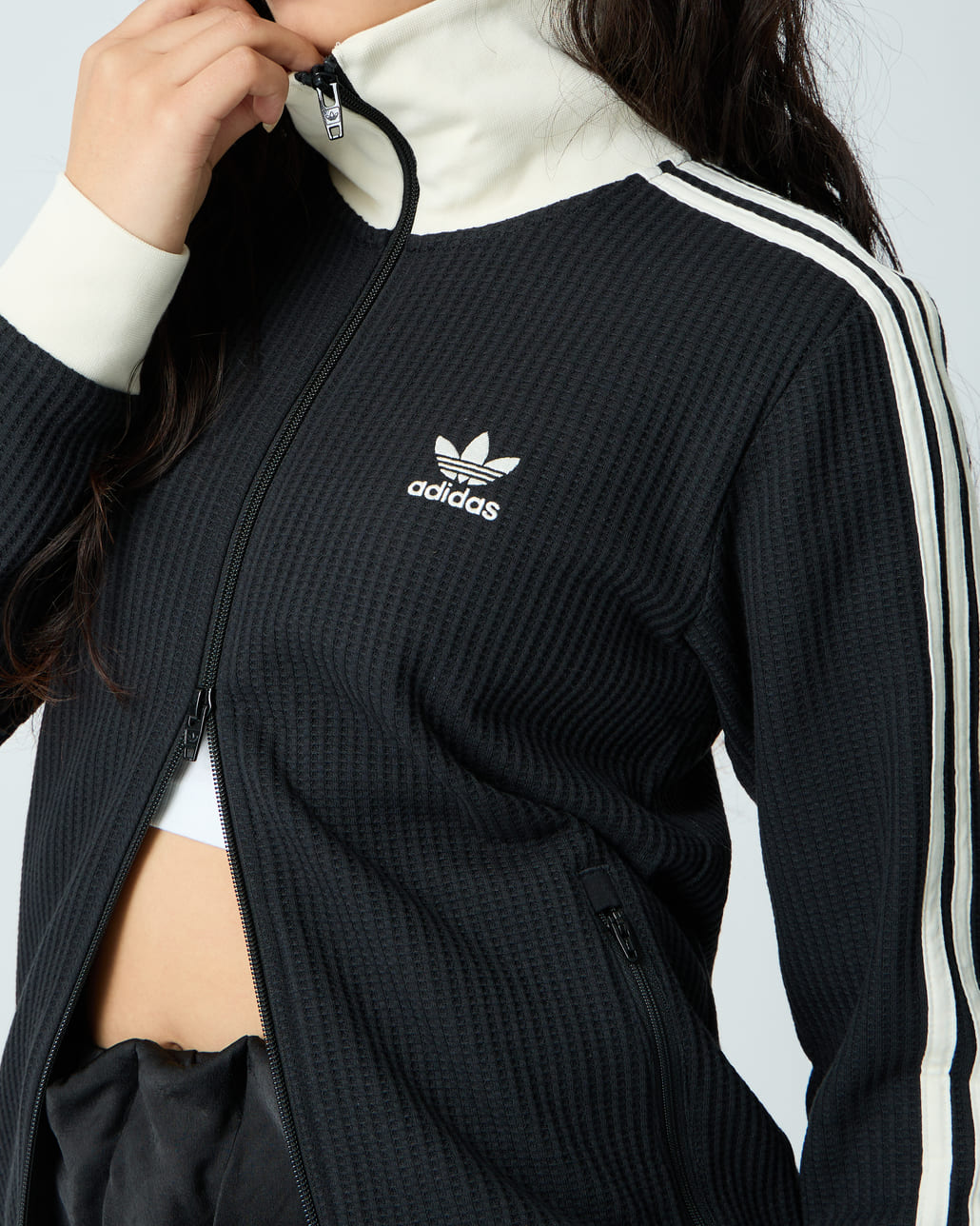 adidas Originals [アディダス オリジナルス] ワッフル クラシックトラックトップです。