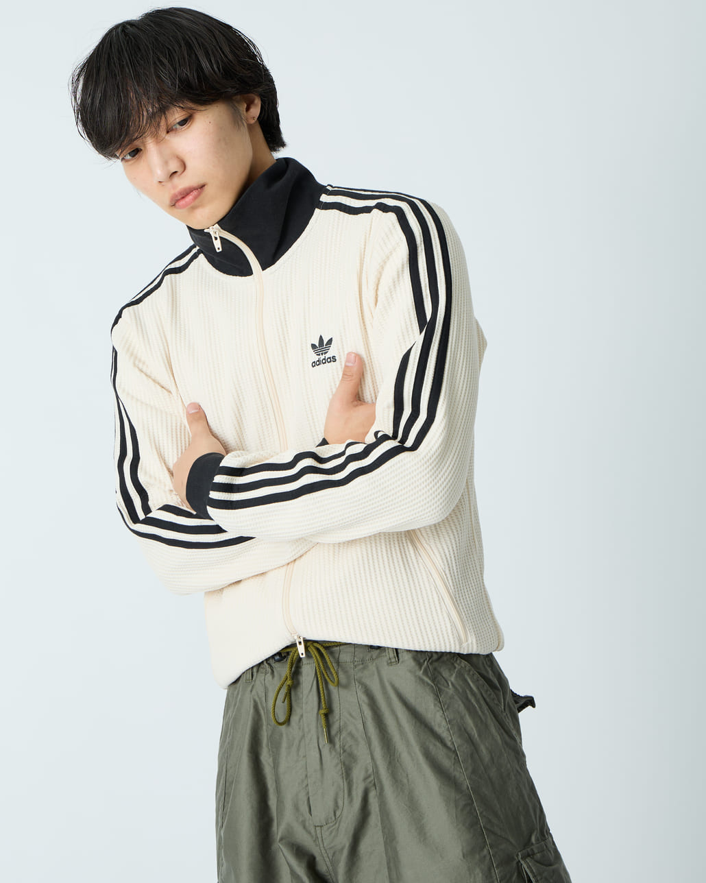 adidas Originals [アディダス オリジナルス] ワッフル クラシックトラックトップです。