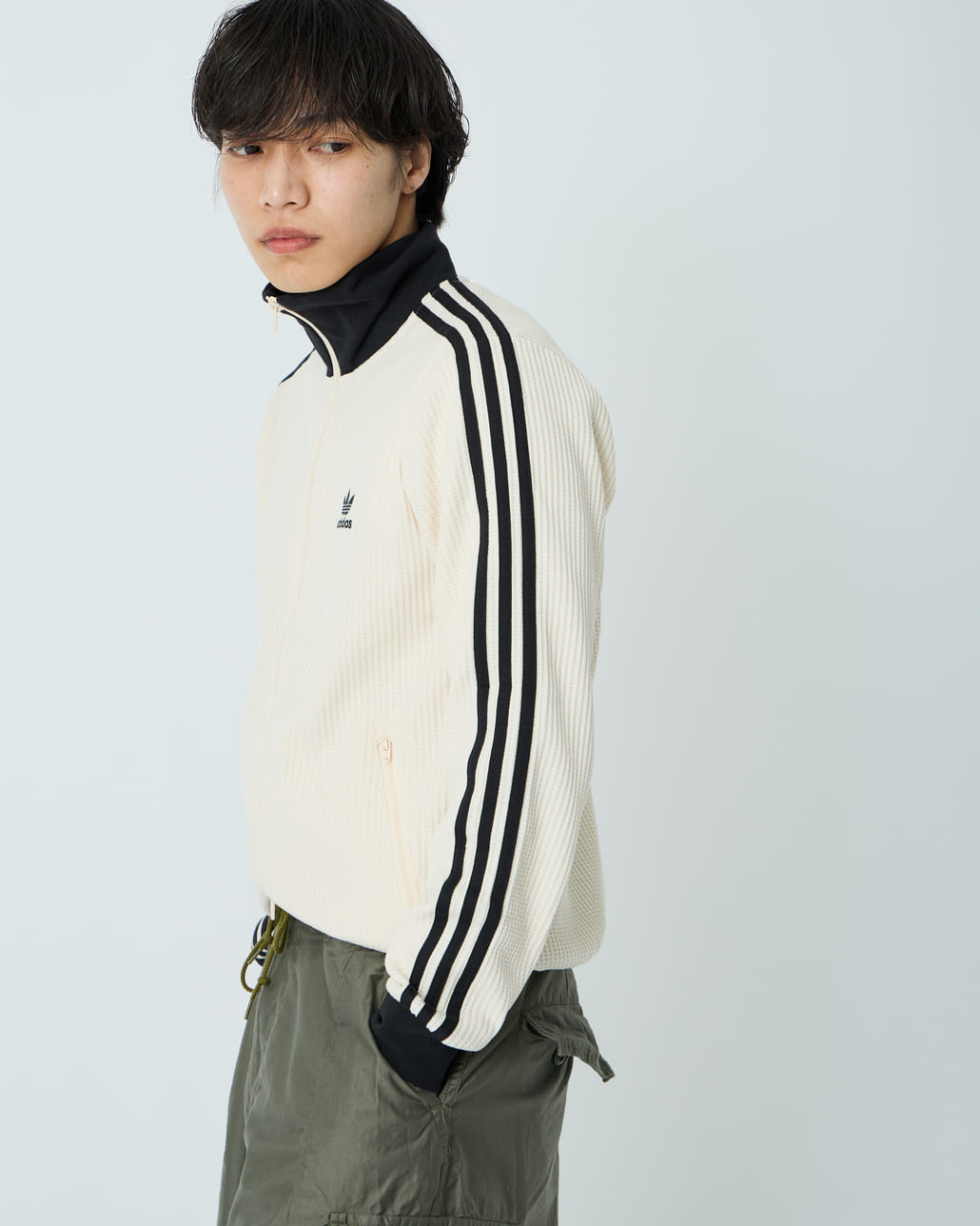 adidas Originals [アディダス オリジナルス] ワッフル クラシックトラックトップです。