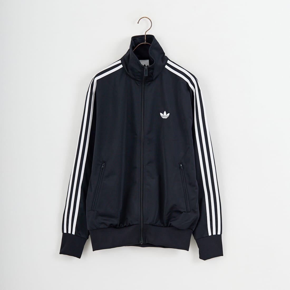 adidas Originals [アディダス オリジナルス] ファイヤーバード トラックトップ [TB671]です。
