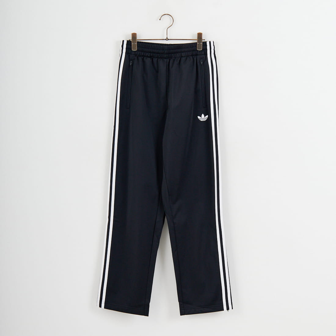adidas Originals [アディダス オリジナルス] ファイヤーバード トラックパンツ [TV934]です。