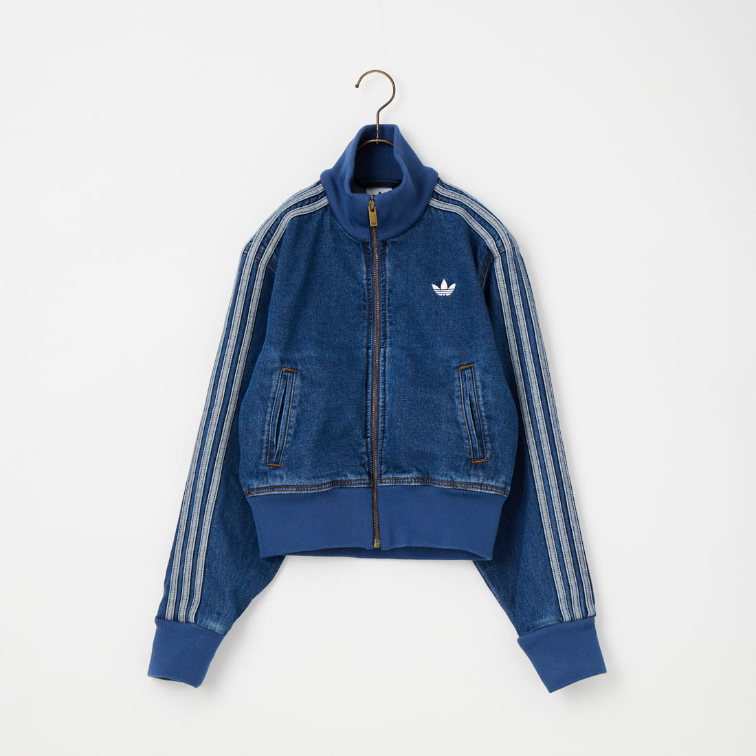 adidas Originals [アディダス オリジナルス] ファイヤーバード デニムトラックトップ [TE651]です。