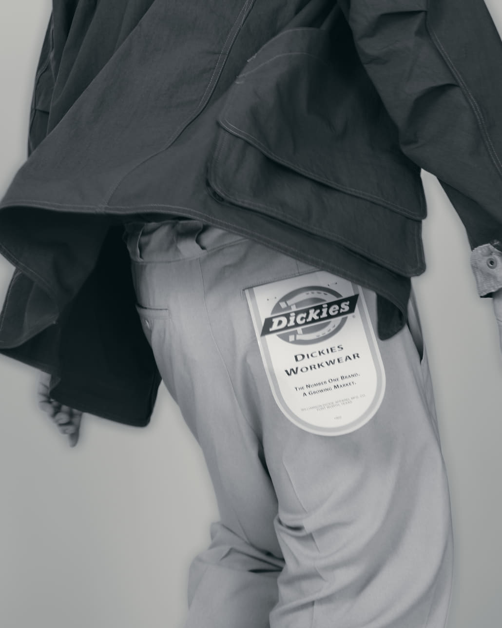 Dickies [ディッキーズ] 別注 グランパパンツ [261M40IN01-JF]です。