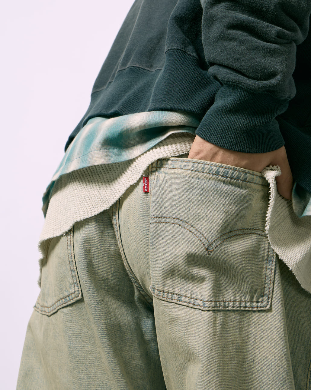 LEVI'S [リーバイス] バギーバレルデニムパンツ [0057O-00]です。