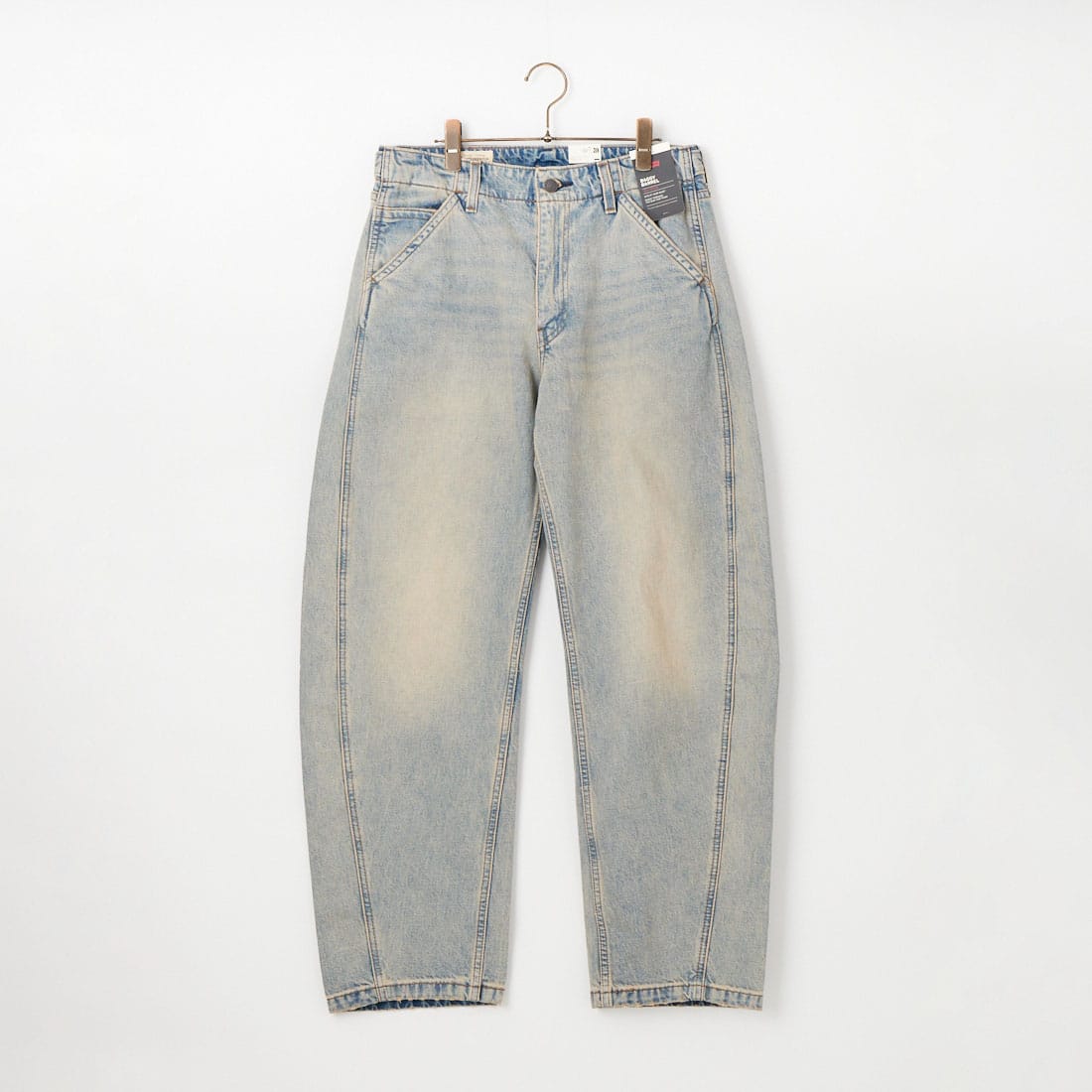 LEVI'S [リーバイス] バギーバレルデニムパンツ [0057O-00]です。