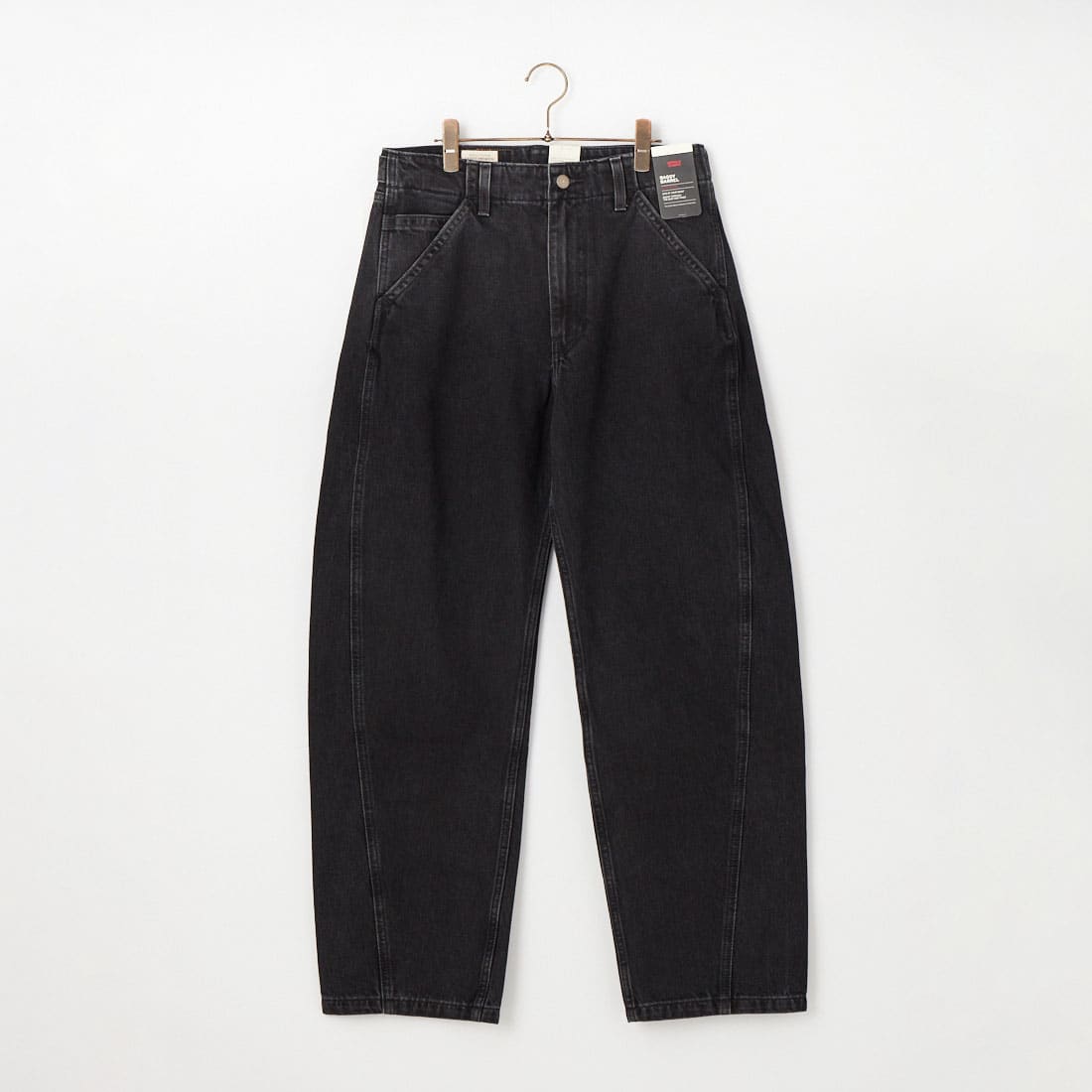LEVI'S [リーバイス] バギーバレルデニムパンツ [0057O-00]です。