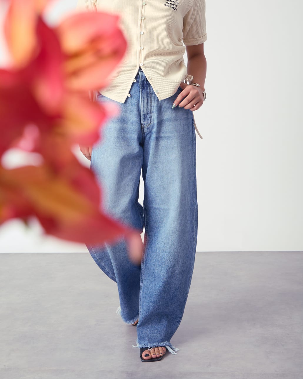 YANUK [ヤヌーク] カーブテーパード LAURA/ローラ [57141314]のスタイリングです。