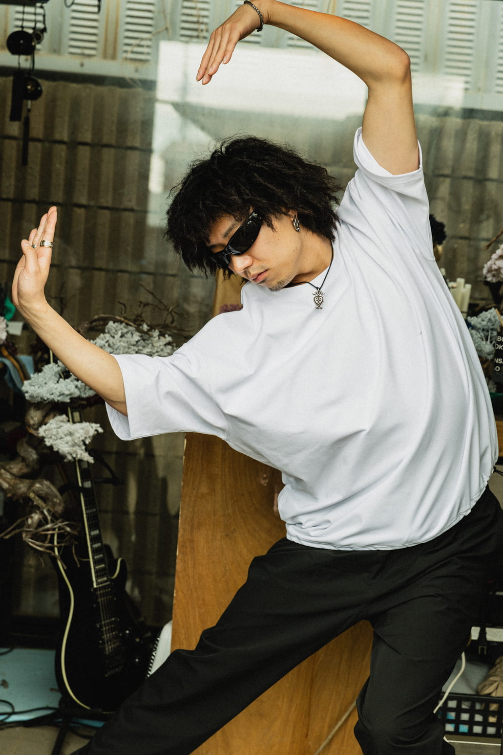 MIZUNO [ミズノ] 別注 ドローコード付き バックプリントTシャツ [D2JADW01-JF]と別注 4WAYストレッチ イージーパンツ [D2JFDW01-JF]のスタイリングです。