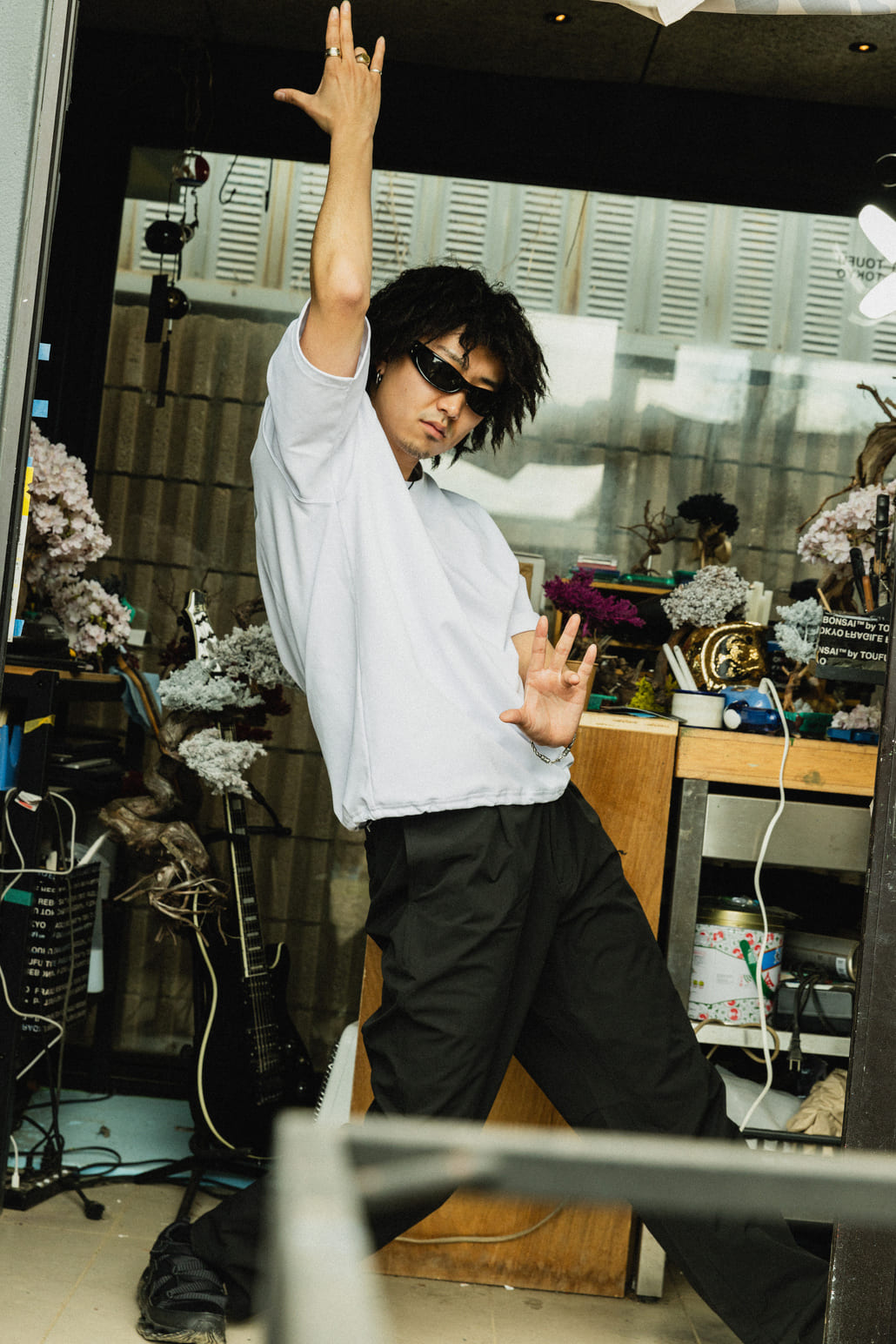 MIZUNO [ミズノ] 別注 ドローコード付き バックプリントTシャツ [D2JADW01-JF]と別注 4WAYストレッチ イージーパンツ [D2JFDW01-JF]のスタイリングです。