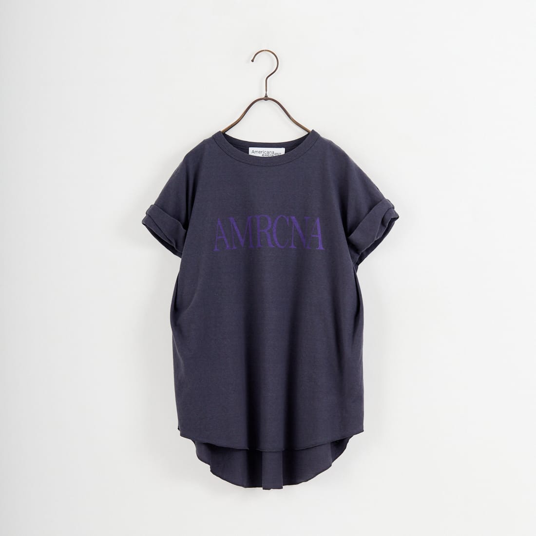 Americana × JEANS FACTORY [アメリカーナ × ジーンズファクトリー] 別注 AMRCNA ラウンドヘム ロゴプリントTシャツ [ASO-M-852-2-JF]