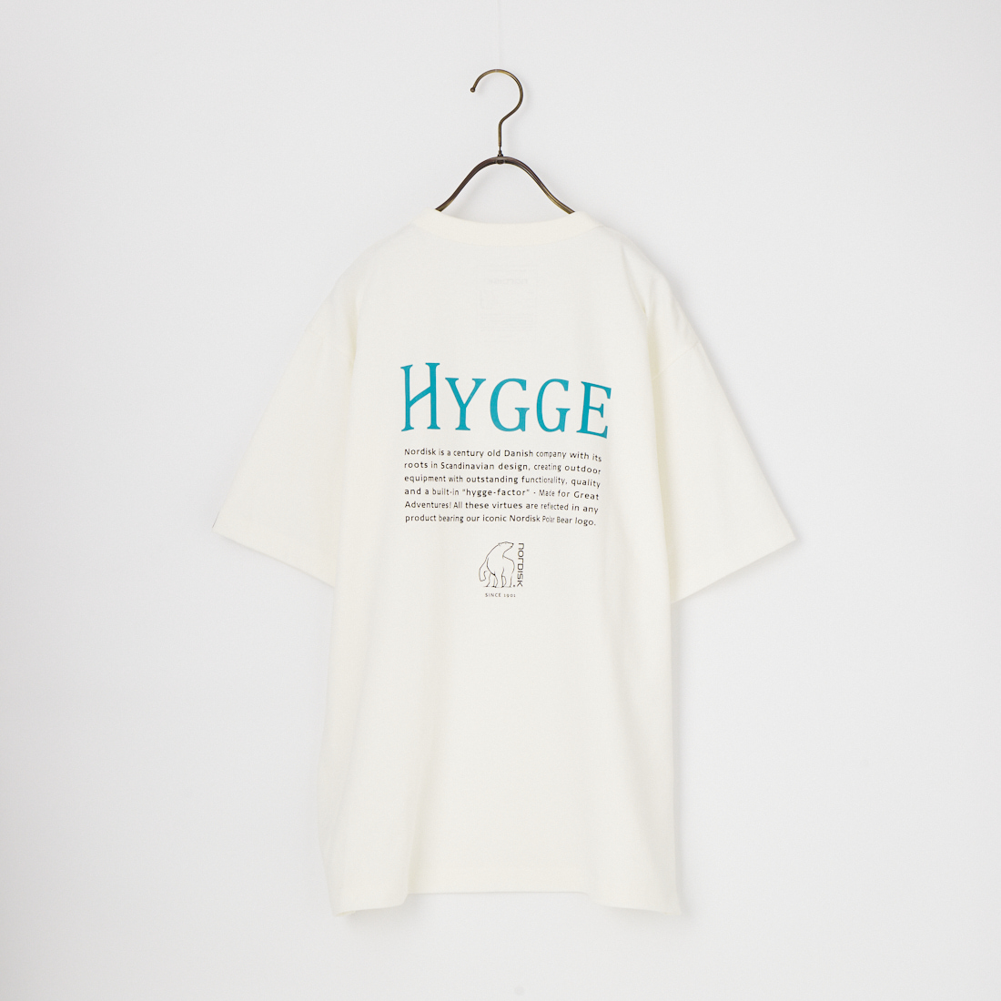 NORDISK [ノルディスク] 別注 HYGGE バックプリントTシャツ [NU11703-JF]です。