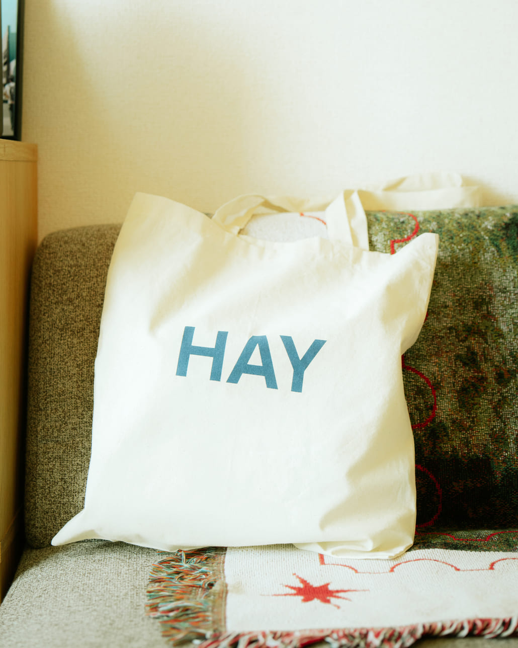 HAY [ヘイ] トートバッグです。