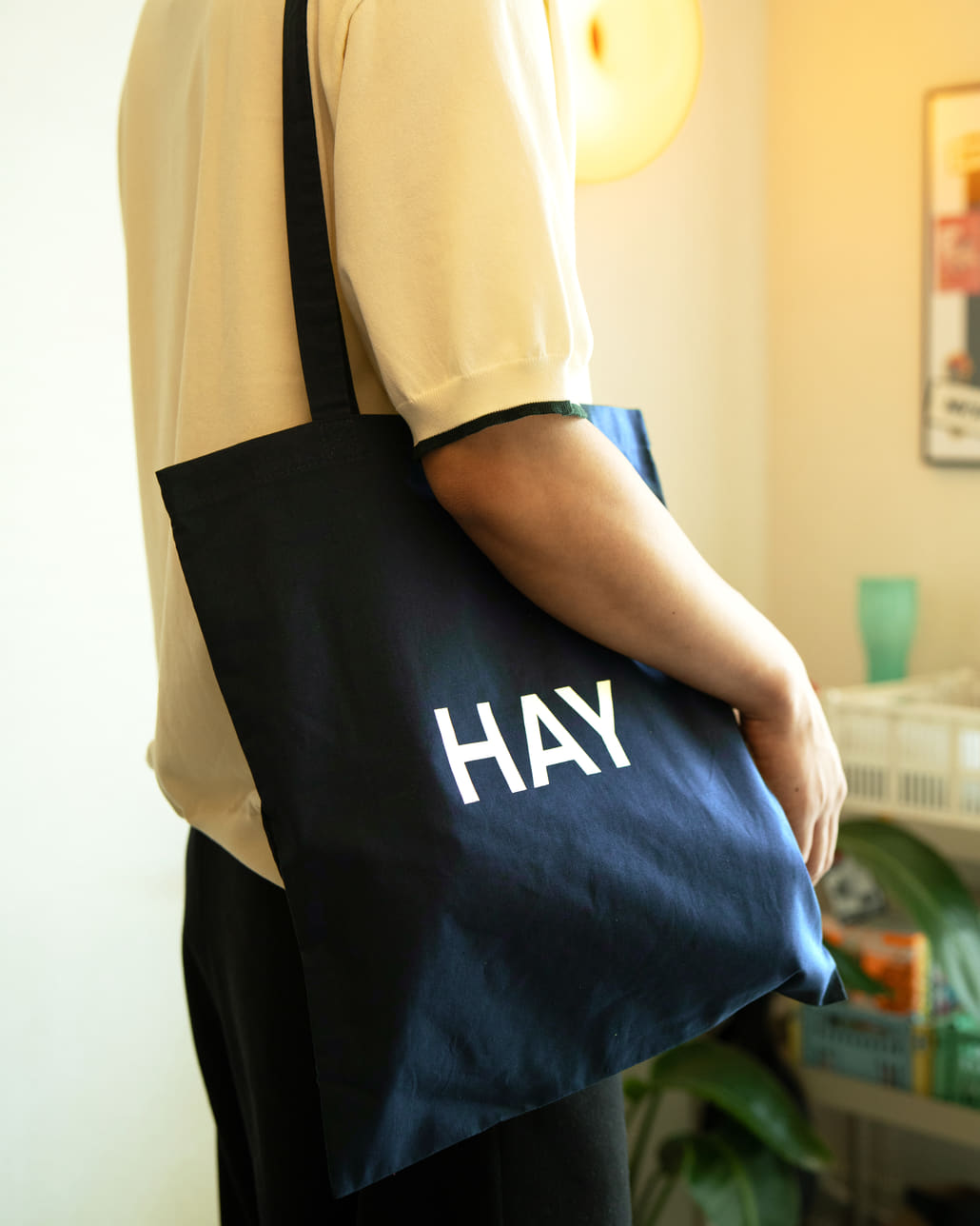 HAY [ヘイ] トートバッグです。